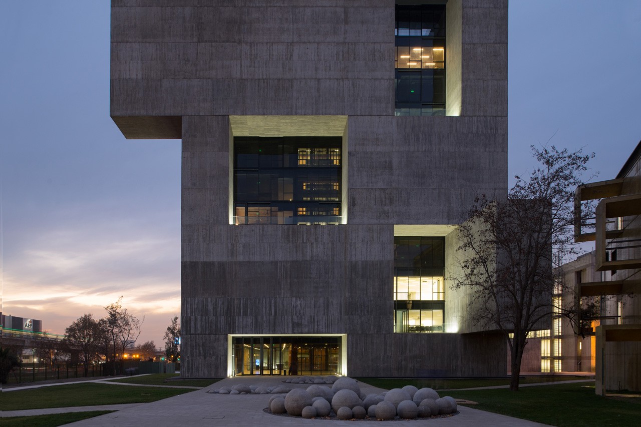 Innovation Center UC - Anacleto Angelini / Alejandro Aravena | ELEMENTAL