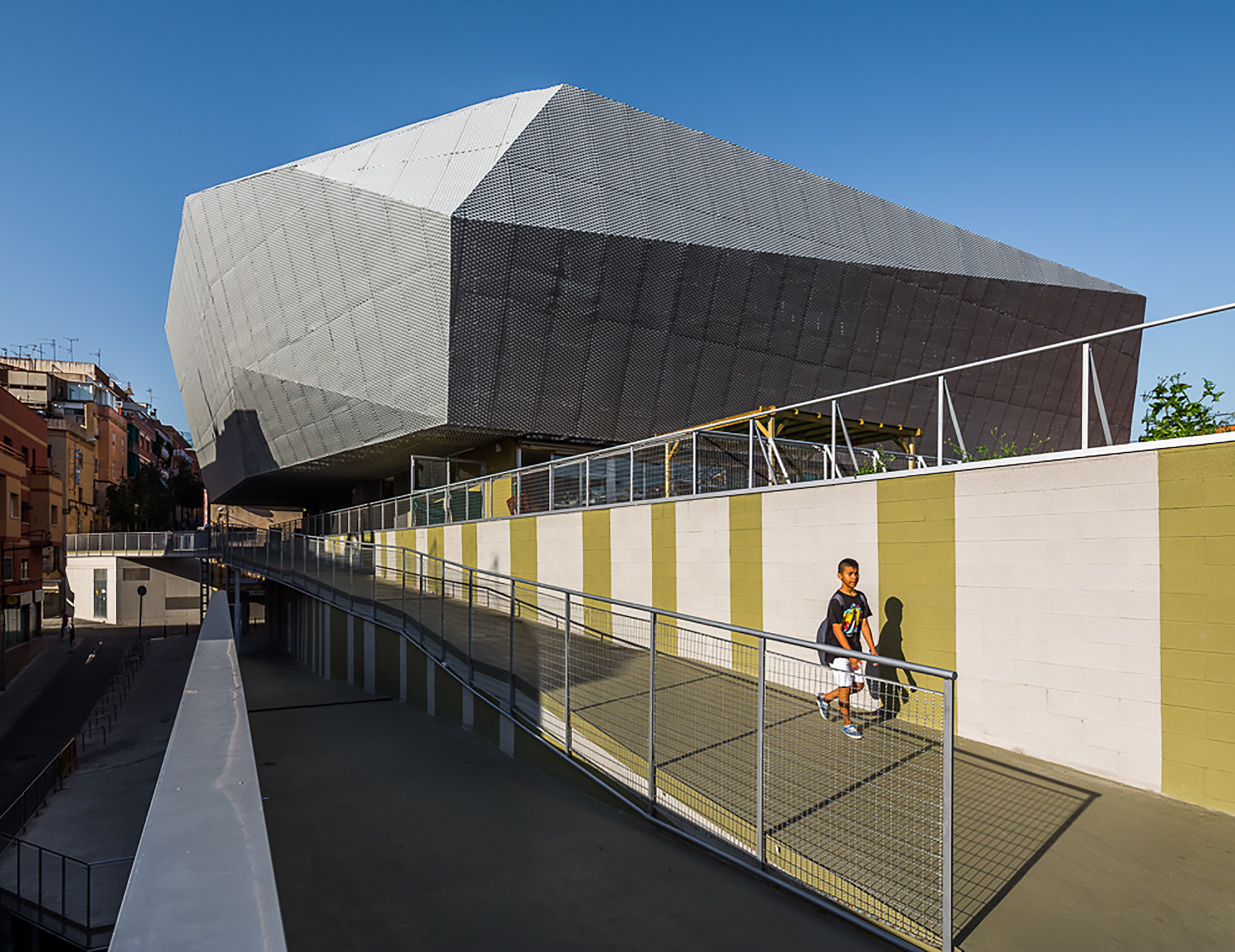 Edificio Fondo Santa Coloma de Gramenet, Pich Aguilera architects