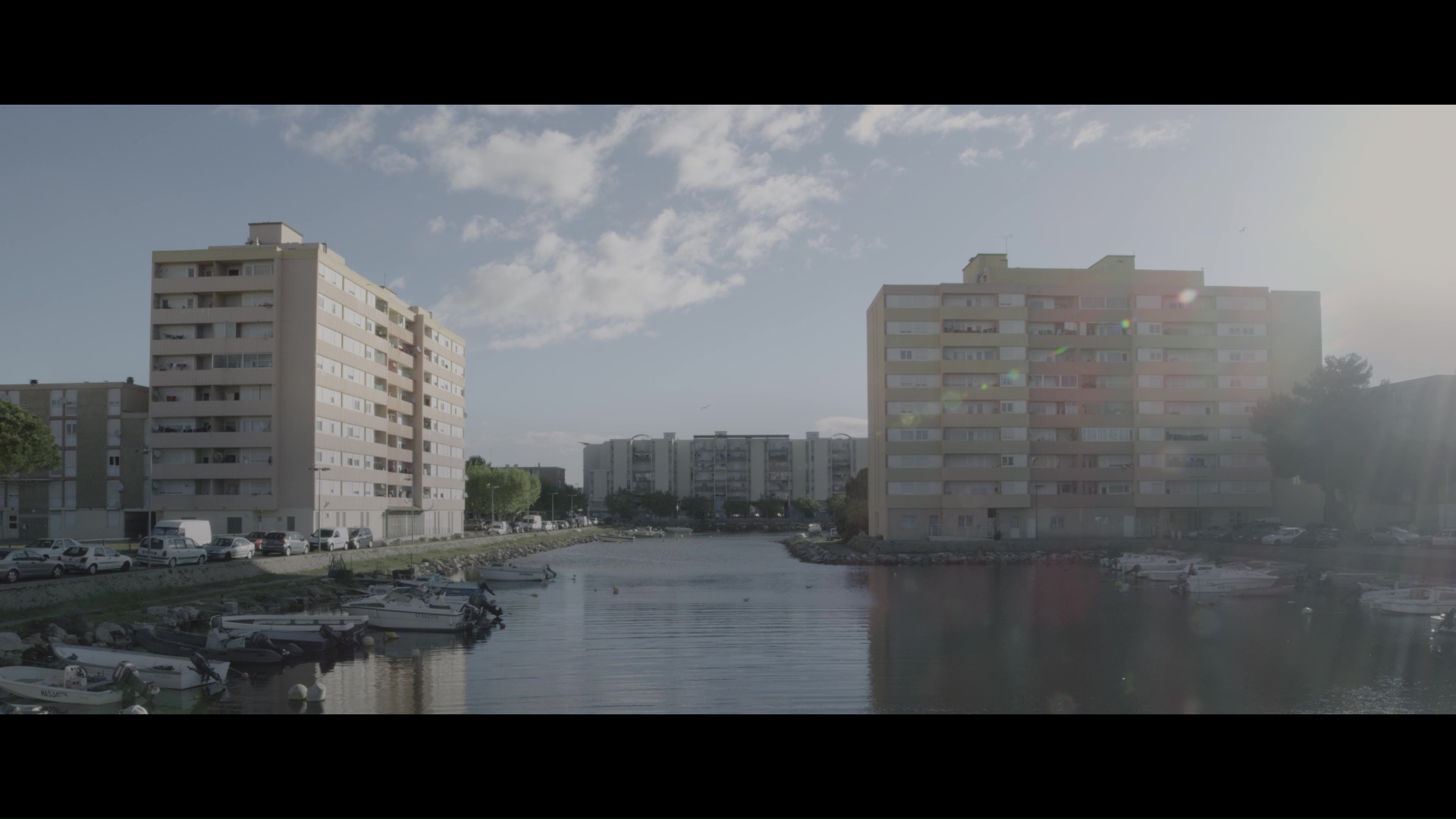 Autour du globe, un regard sur l'île de Thau à Sète